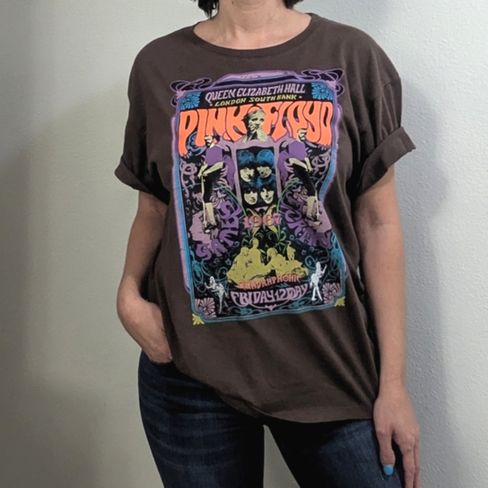PINK FLOYD Queen Elizabeth Concert Poster Graphic Tee ~ NWT